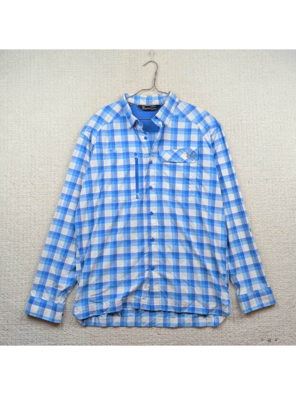 Under Armour HeatGear Blue Plaid Button Up Mens L Long Sleeve Fishing Vented